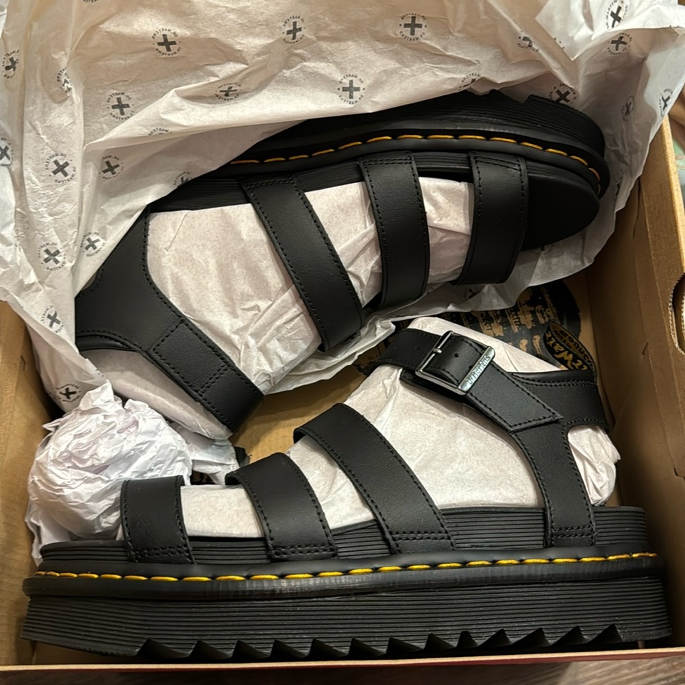 NWT Dr Martens Blaire sandals